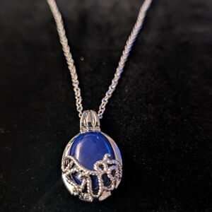 Elegant Silver and Blue Pendant Necklace